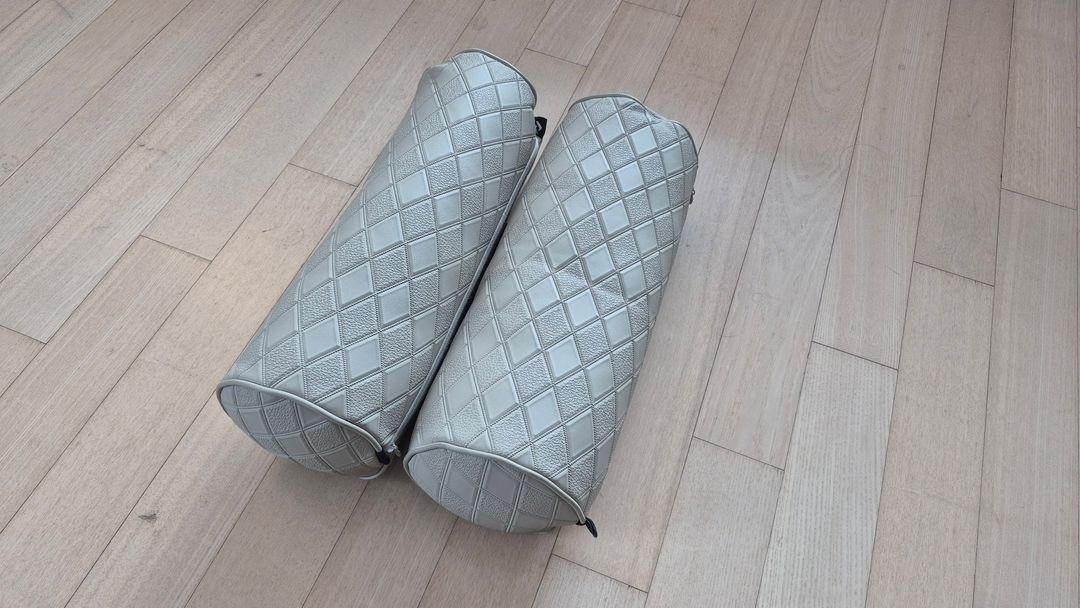 레이너 차량용 목쿠션2개. 자동차 목베개 헤드레스트 목받침 1+1 차량용 헤드레스트 세트 이미지