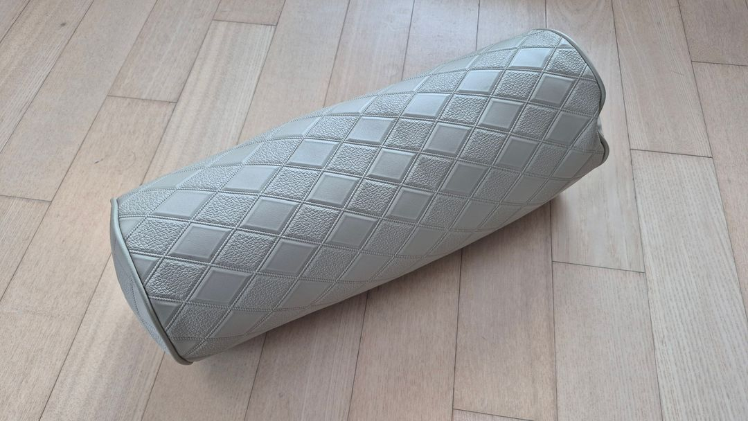 레이너 차량용 목쿠션2개. 자동차 목베개 헤드레스트 목받침 1+1 차량용 헤드레스트 세트 이미지