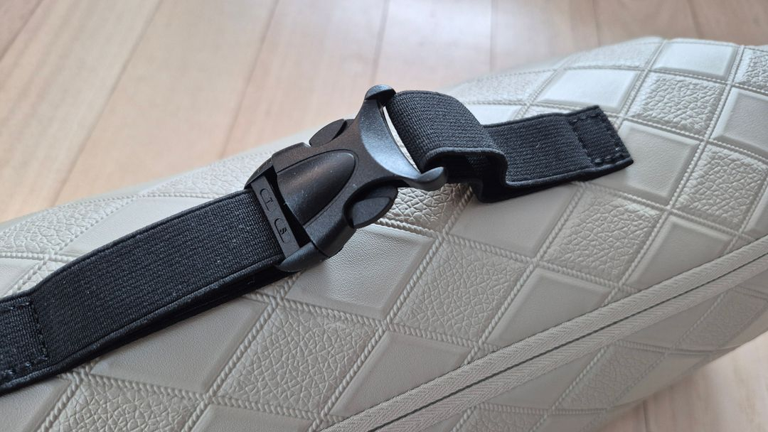 레이너 차량용 목쿠션2개. 자동차 목베개 헤드레스트 목받침 1+1 차량용 헤드레스트 세트 이미지