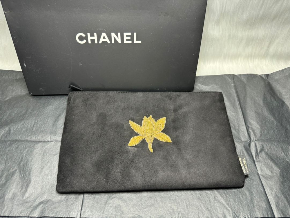 샤넬 한정 희귀템 자르도지 자수 파우치 클러치--0