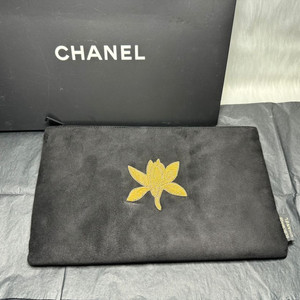 샤넬 한정 희귀템 자르도지 자수 파우치 클러치