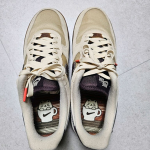 나이키 에어포스 1 07 LV8 커피 280