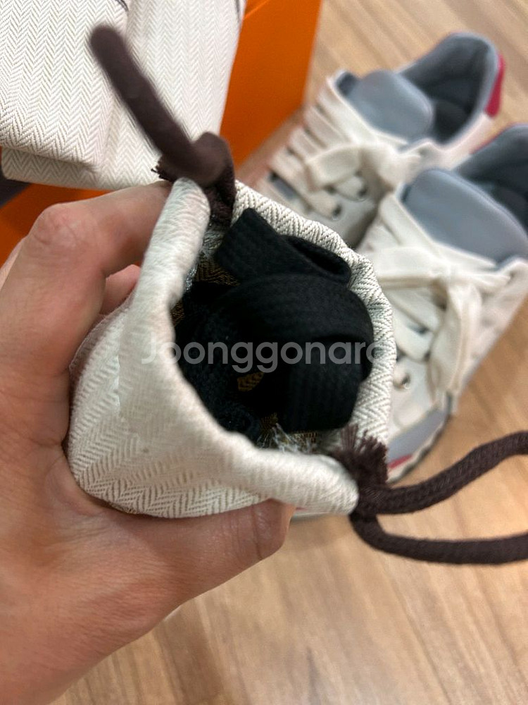 에르메스 트레일 여자 스니커즈 36.5 팝니다--9