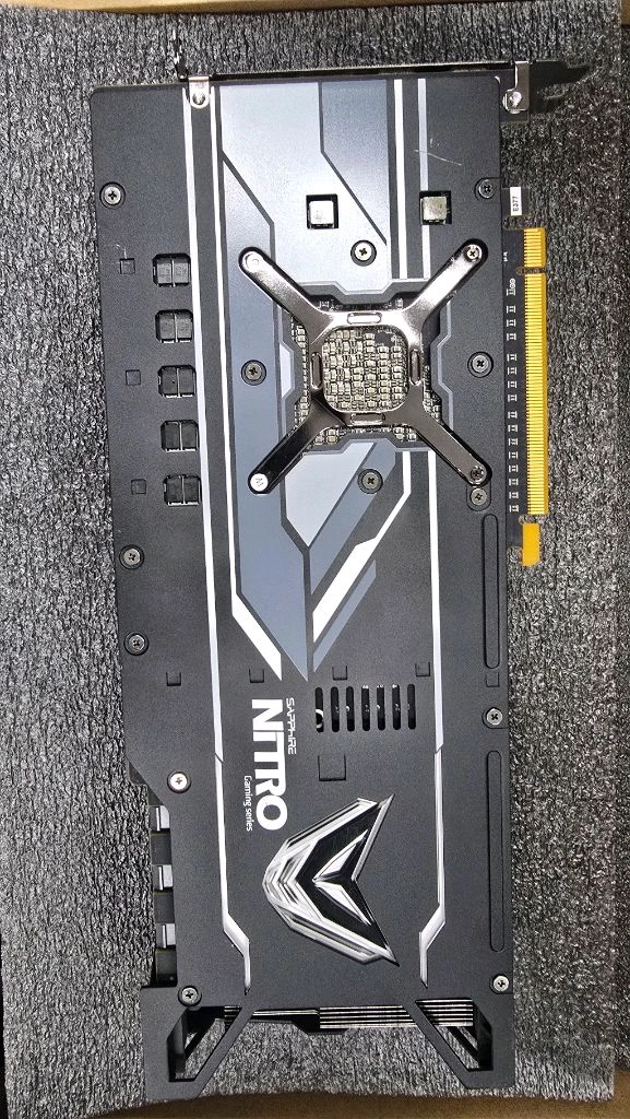 희귀품 사파이어 NITRO+ RX VEGA 64 8GB Limited Edition 그래픽카드 이미지