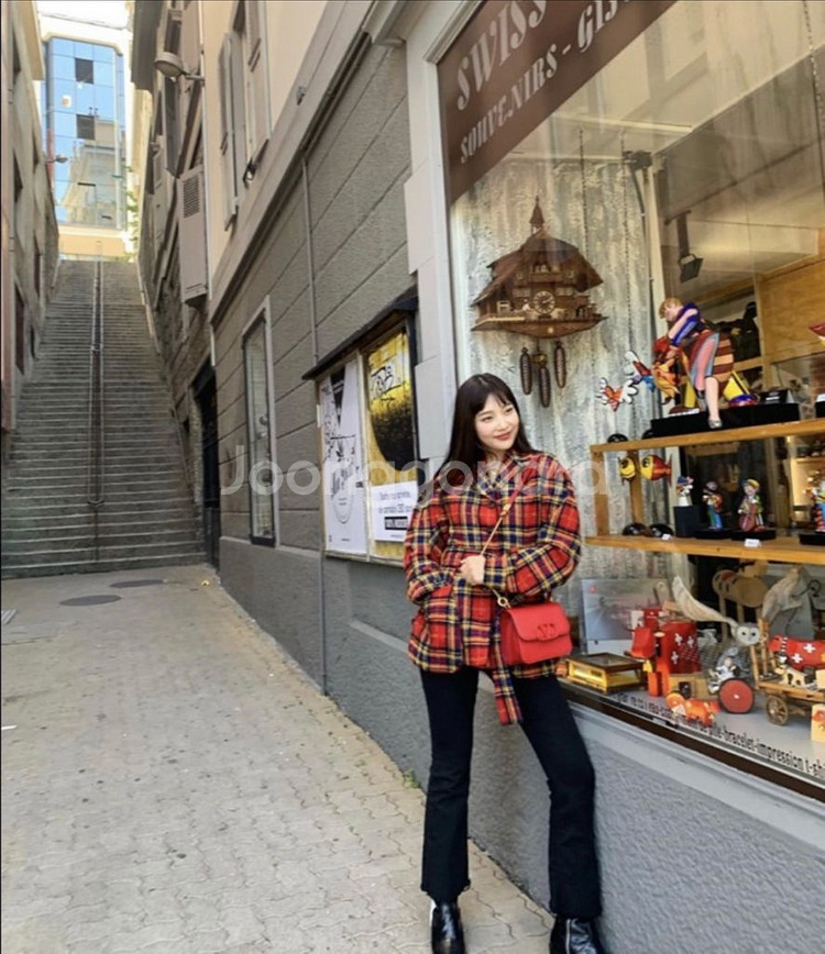 [비비안웨스트우드] 레드벨벳 조이 비비안 체크 자켓--3