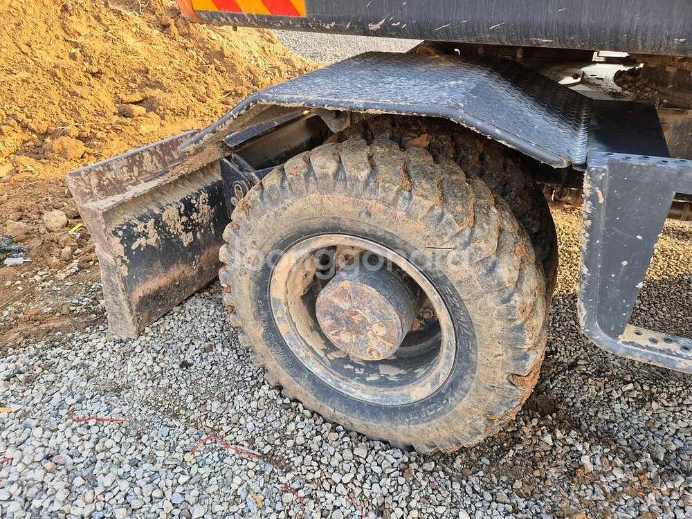 두산 굴삭기 타이어식 소개 합니다 제조사 : 두산 모델명 : DX140W-5L--5