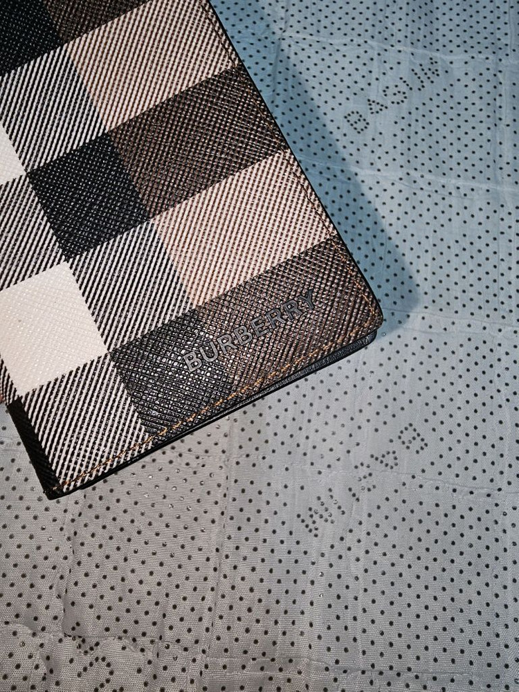 버버리 신형체크 카드지갑--7