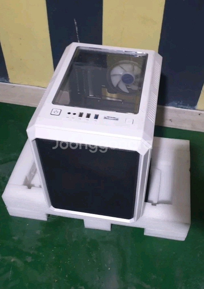 디파이 B40 미니 PC 케이스 화이트 중고--3