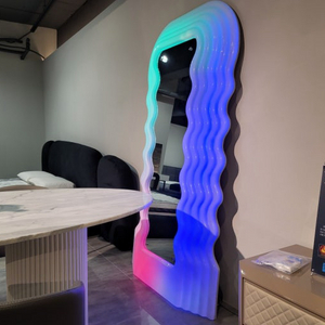 지디 블핑 리사 물결 웨이브 전신거울 조명 인테리어