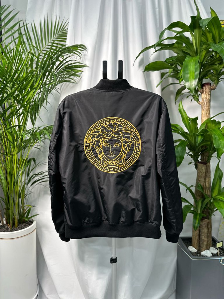 [새상품급,52사이즈]베르사체 로고 백자수 봄버 자켓--2