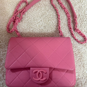 클래식 플랩백 미듐 핑크19 시즌 한정백 이미지