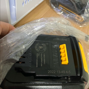 디월트 정품 베터리 18v 20v 겸용 1.5ah