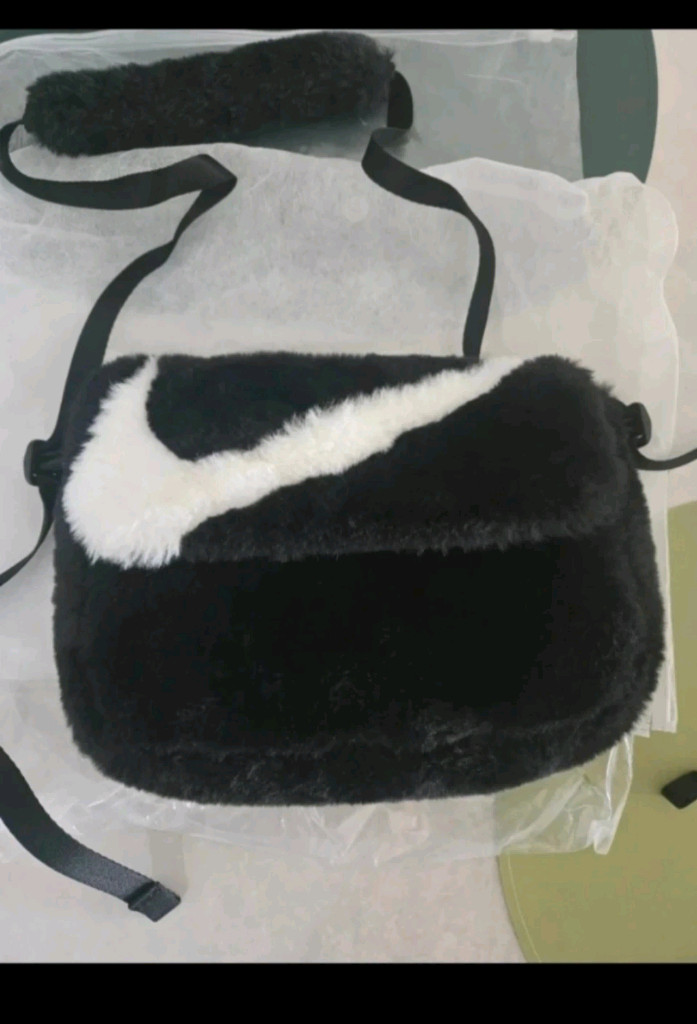 나이키 푸츄라 퍼 크로스백, 아이더 패딩백--1