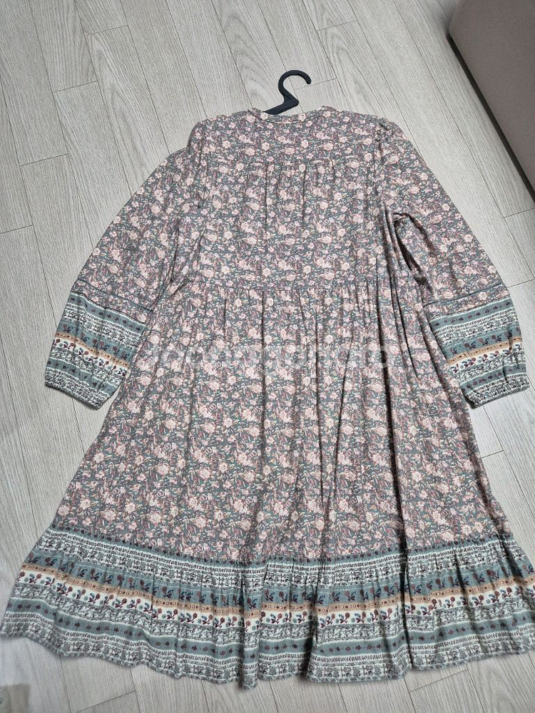 써스데이아일랜드 원피스+단추니트조끼--2