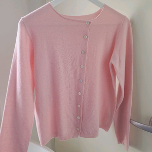 여성 핑크 분홍색 긴팔 니트 버튼 디자인 상의 / 자라 망고 한섬 시슬리 슬로우앤드 론론 발레코어 몽돌