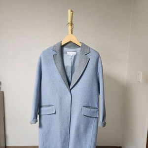 올리브데올리브 하늘색 배색 코트 (55)