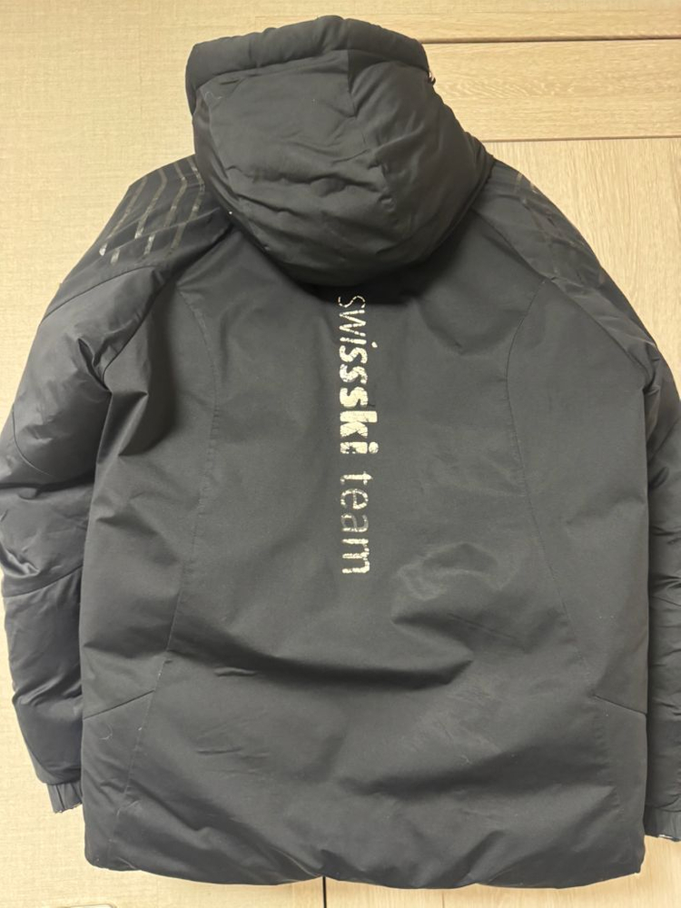 데상트 아우디 스위스 레플리카 패딩 이미지