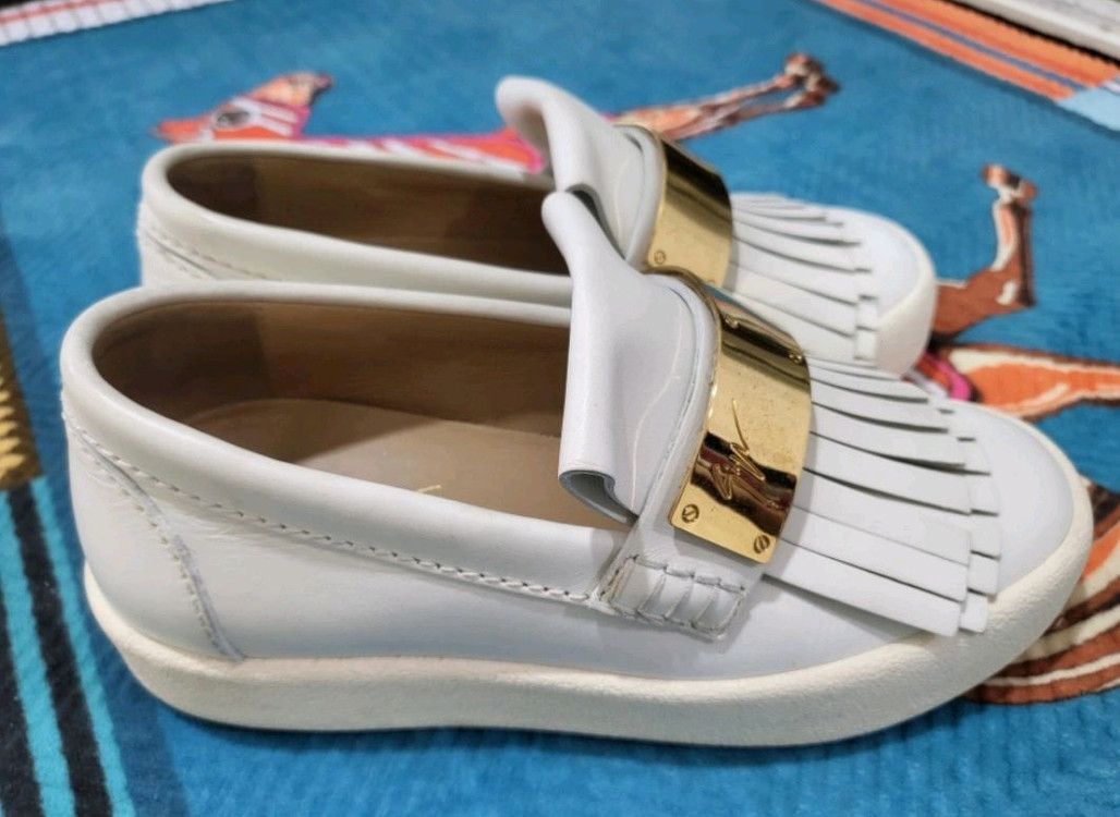 정품 쥬세페자노티 화이트 가죽 스니커즈 225mm 이미지