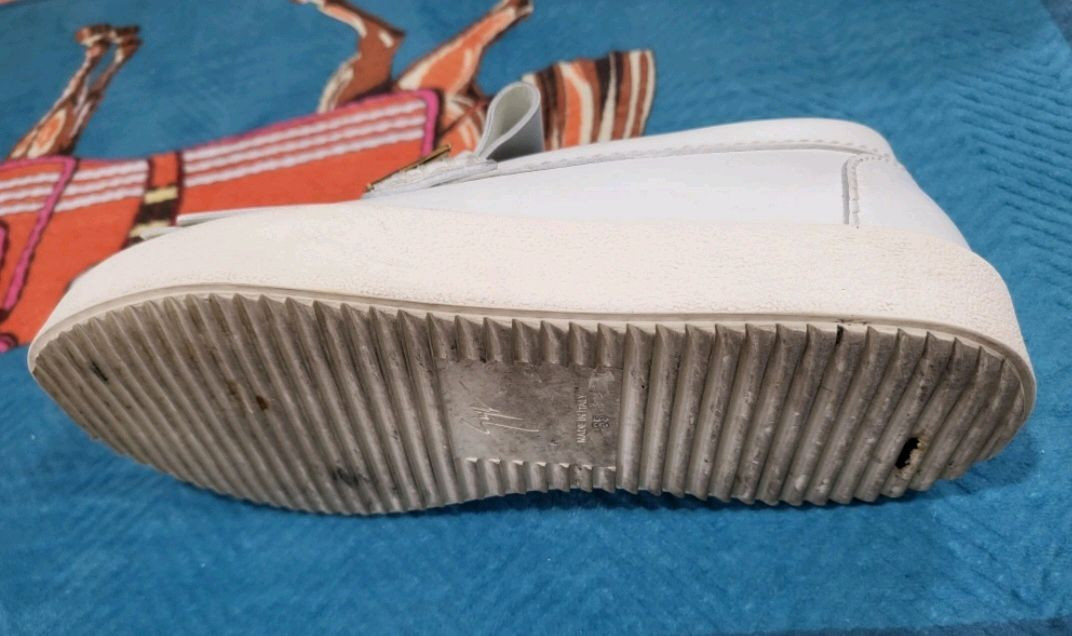 정품 쥬세페자노티 화이트 가죽 스니커즈 225mm 이미지