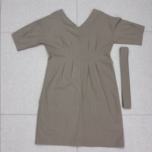 올리브데올리브 베이지 반팔 원피스 (55-66 사이즈)