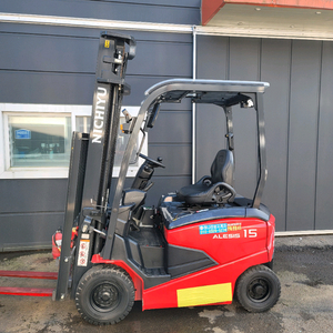 신차급 니찌유 80시리즈 1.5톤 전동지게차 판매