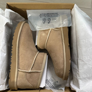 어그 클래식 울트라 미니 키즈 샌드 us3 220