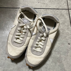 나이키 데이브레이크 아이보리 여성 운동화신발 235