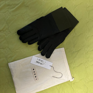 마르니 가죽 장갑 M사이즈 새제품