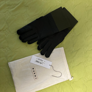 마르니 가죽 장갑 M사이즈 새제품