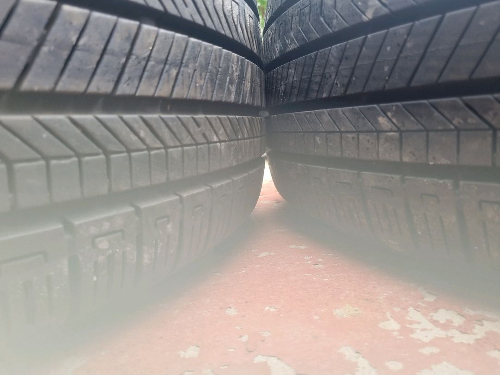 카니발 KA4 19인치 중고 휠타이어 팝니다--5