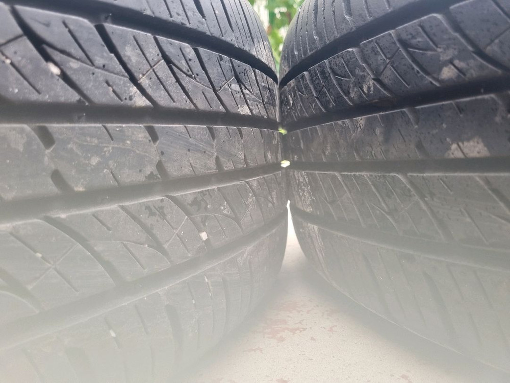 카니발 KA4 19인치 중고 휠타이어 팝니다--6