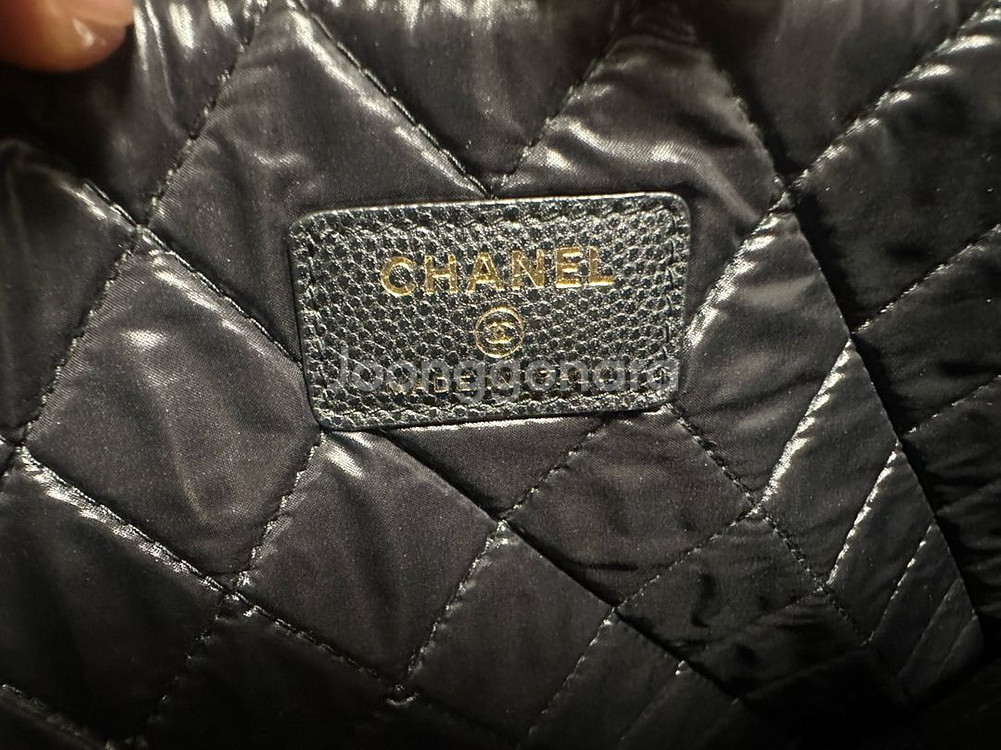 보이샤넬 캐비어 라지 금장 클러치백 판매합니다.--2