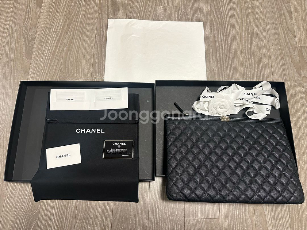 보이샤넬 캐비어 라지 금장 클러치백 판매합니다.--5