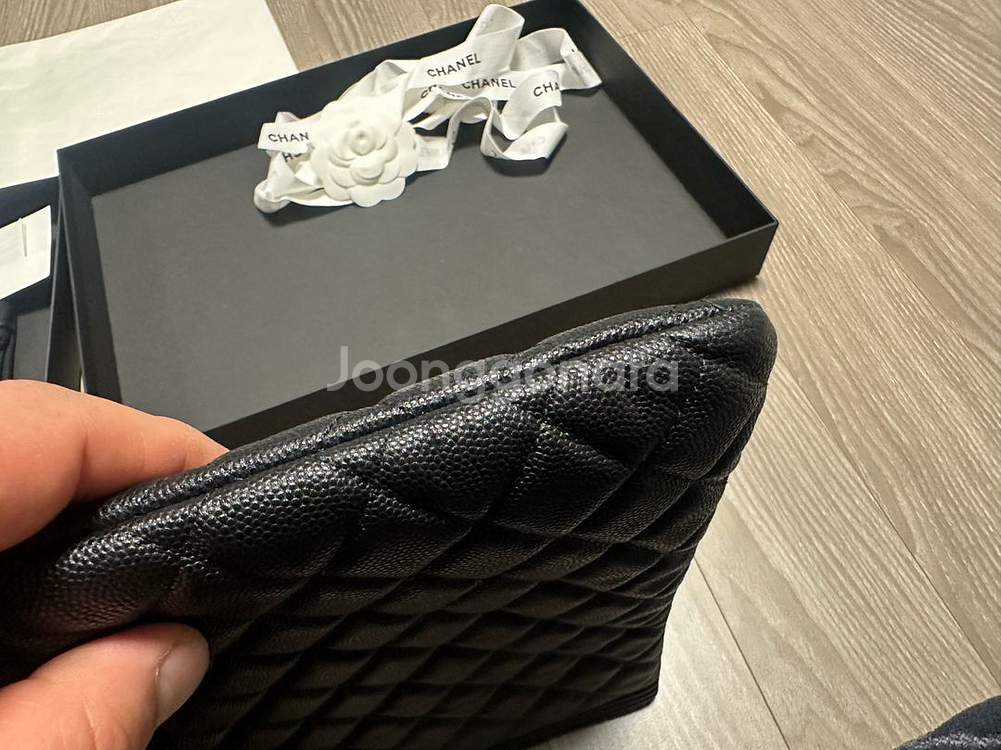 보이샤넬 캐비어 라지 금장 클러치백 판매합니다.--7