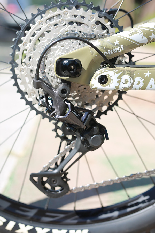 *급처A급*신차급*22년 록키마운틴 알티튜드 알로이70 코일S 27.5인치--4