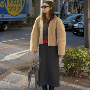 살롱드쥬 atatat 울 롱 스커트 그레이 S사이즈 판매합니다.