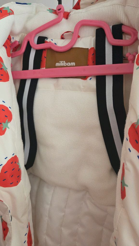 밀리밤 스키복. 유아스키복. 눈썰매옷 이미지