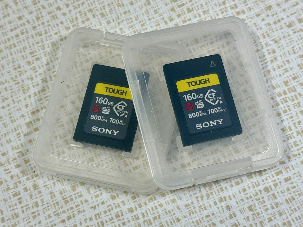 소니TOUGH(CF Type-A)160GB 메모리카드 판매합니다--2