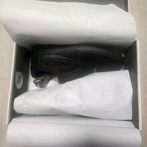 트래비스 스캇 X 나이키 조던1 로우 벨벳 브라운 판매합니다.