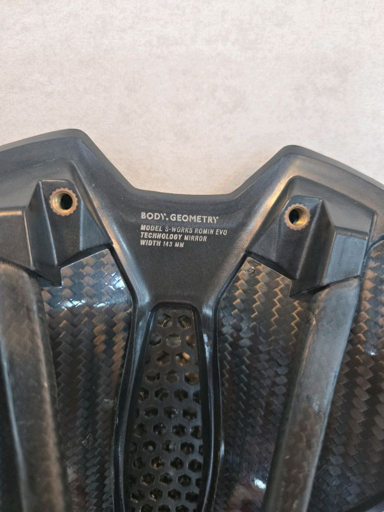 에스웍스 로민미러 3D 로드자전거안장 143--2