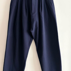 츠모리치사토 턱 팬츠