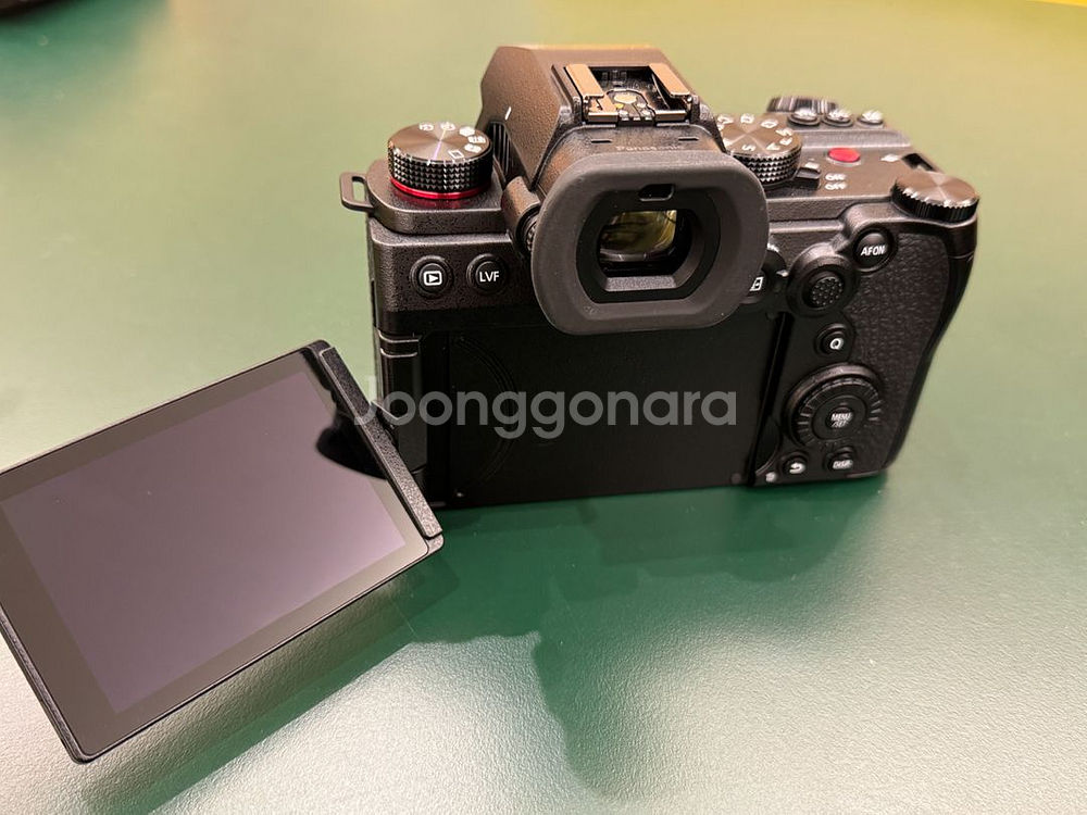 Panasonic LUMIX S5 II (DC-S5M2)--2