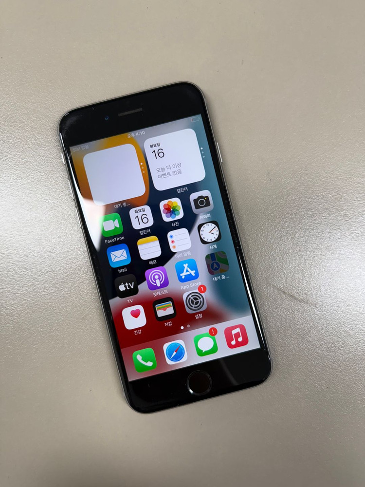 (10만원)아이폰6S 실버 64G 깨끗한 미파손 단말기 올드아이폰 소장용 사진용 추천 이미지