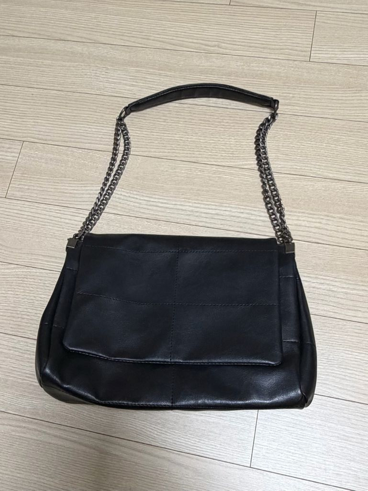 자라 락 플랩 숄더백 블랙 있지 유나 가방(새 제품) 이미지