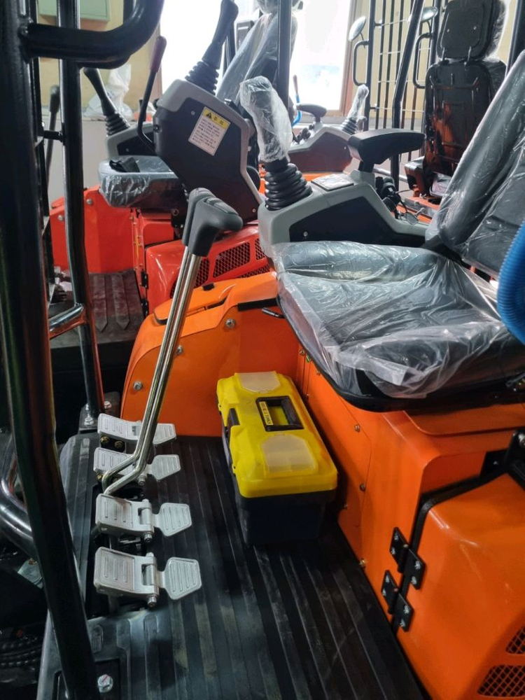 1.7톤 미니굴삭기 017 농장용 소일꺼리용 포크레인 집게도 있고 바가지 풀옵션--2