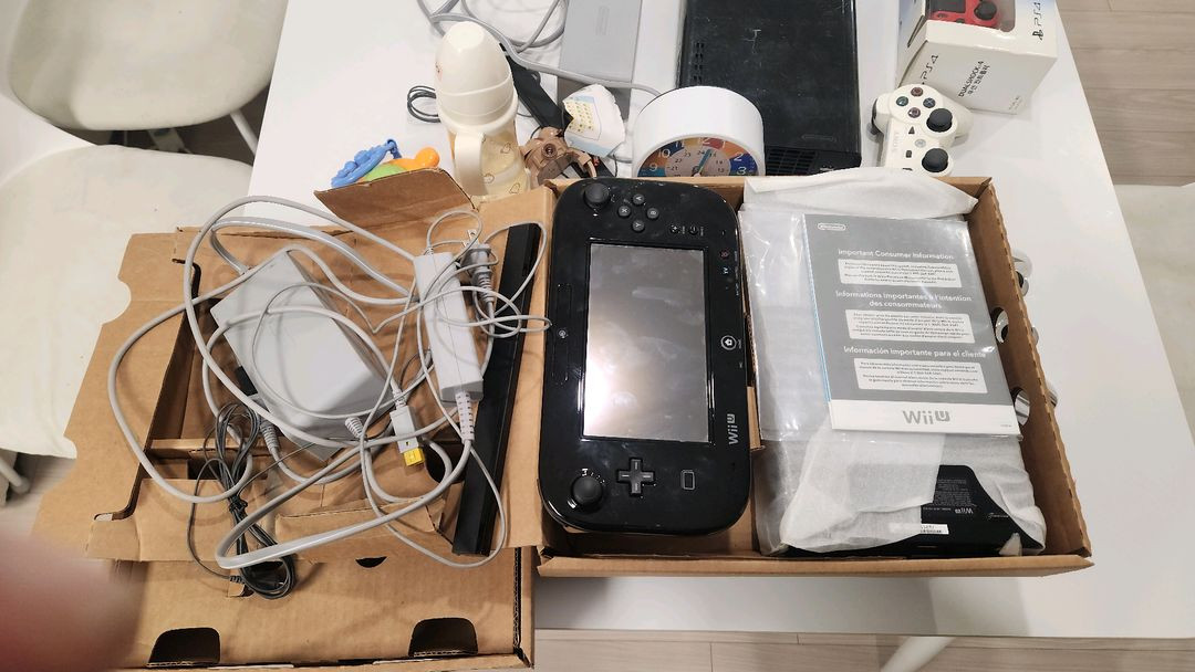 위유2대휴대용 게임기 본체 + 충전기 세트 이미지