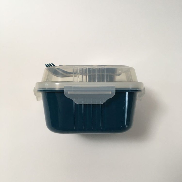 [중고] 다이소 정사각 샐러드 도시락 / 사각 밀폐 보관 용기 반찬통 포크 소스 통 일괄 포함--2