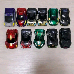 터닝메카드 골드타나토스, 베노사, 그리핑크스, 가고토스, 그린에반, 디스크케논, 골드윙톡터닝메카드 골드시리즈