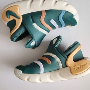 나이키 다이나모2 이지온 털운동화 180(12C)