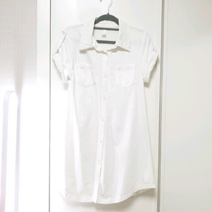 오피스룩 화이트 소매롤업 롱셔츠(~55사이즈)